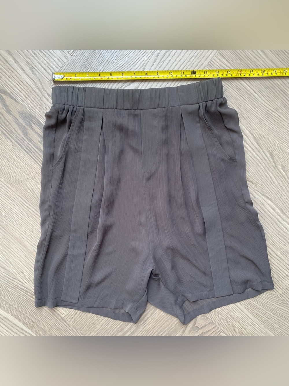 ORTTU Men's Charcoal Gray Flat-Front Elastic-Waist Shorts (see-thru)